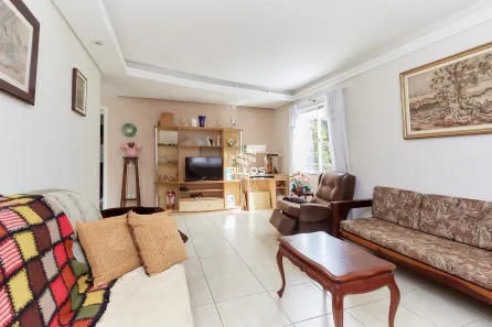 Casa com 3 Quartos à venda, 211m² no São Lourenço, Curitiba
