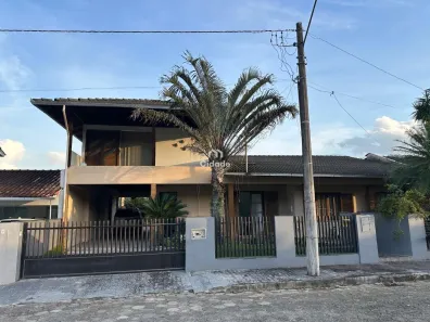 Casa com 3 Quartos à venda, 317m² no Czerniewicz, Jaraguá do Sul
