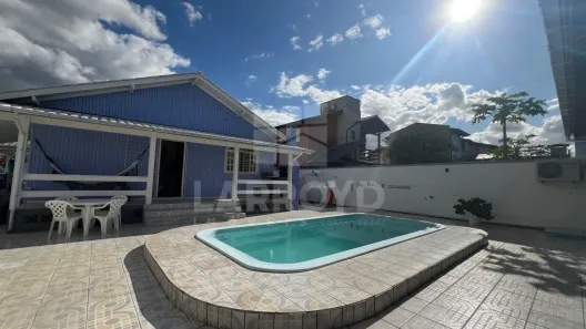 Casa com 4 Quartos à venda, 230m² no Oficinas, Tubarão