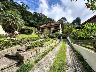 Casa com 5 Quartos à venda, 330m² no Carlos Guinle, Teresópolis
