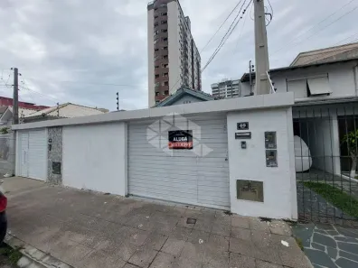 Casa com 3 Quartos para alugar, 75m² no Estreito, Florianópolis