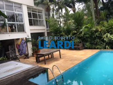 Casa com 4 Quartos à venda, 447m² no Pacaembu, São Paulo