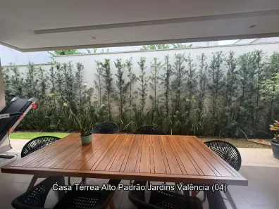 Casa de Condomínio com 4 Quartos à venda, 214m² no Jardins Valência, Goiânia