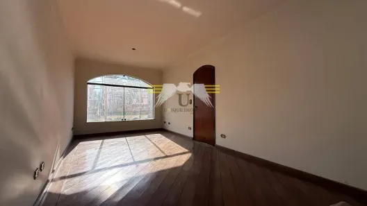 Casa com 3 Quartos para alugar, 240m² no Jardim Textil, São Paulo