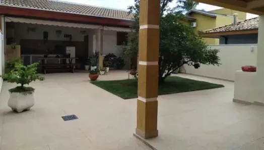 Casa com 3 Quartos à venda, 300m² no Jardim Independência, Taubaté