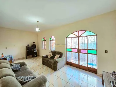 Casa com 3 Quartos à venda, 100m² no Bom Pastor, Divinópolis