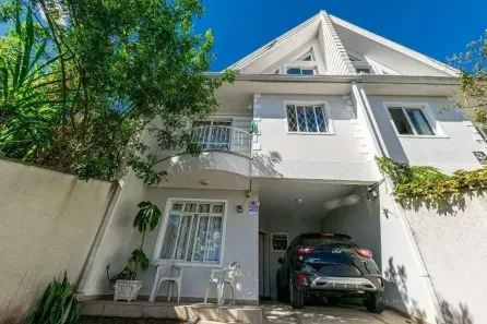 Sobrado com 4 Quartos à venda, 161m² no Uberaba, Curitiba