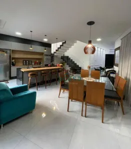Casa de Condomínio com 3 Quartos à venda, 196m² no Floresta, Cascavel
