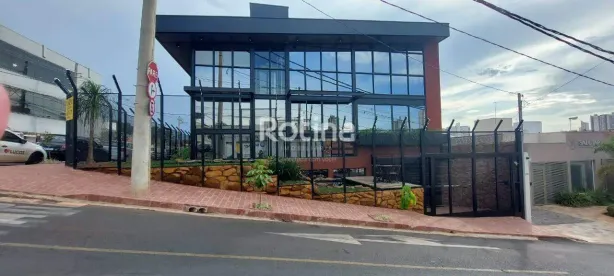 Prédio Comercial para alugar, 735m² no Vigilato Pereira, Uberlândia