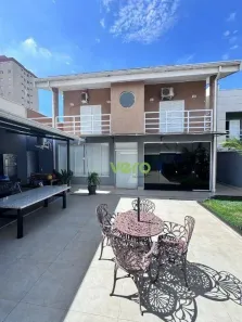 Casa de Condomínio com 3 Quartos à venda, 285m² no Vila Santa Maria, Americana
