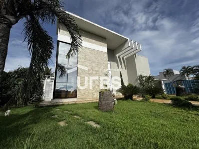 Casa de Condomínio com 4 Quartos à venda, 240m² no Loteamento Caribe, Palmas