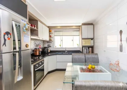Sobrado com 3 Quartos para alugar, 125m² no Uberaba, Curitiba
