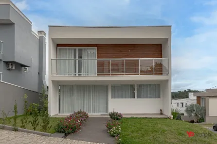 Casa de Condomínio com 4 Quartos à venda, 221m² no São Braz, Curitiba