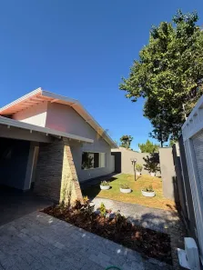 Casa com 4 Quartos à venda, 227m² no Mediterrâneo, Londrina