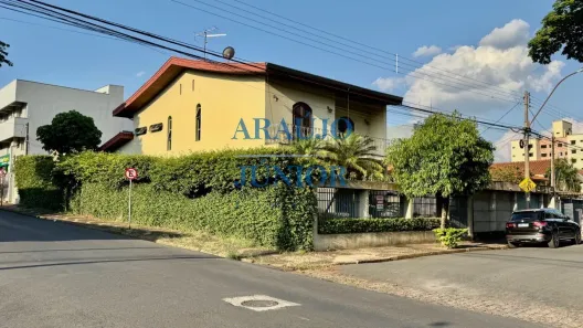 Casa com 3 Quartos para alugar, 241m² no Chácara Girassol, Americana