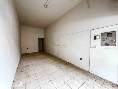 Ponto Comercial para alugar, 32m² no Centro, Divinópolis
