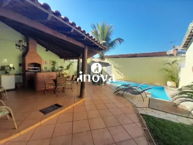 Casa com 4 Quartos à venda, 254m² no Jardim São Bento, Uberaba