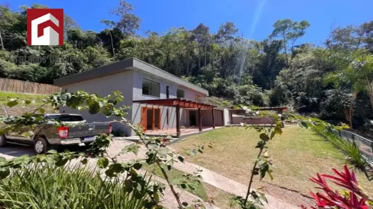 Casa de Condomínio com 5 Quartos à venda, 185m² no Itaipava, Petrópolis
