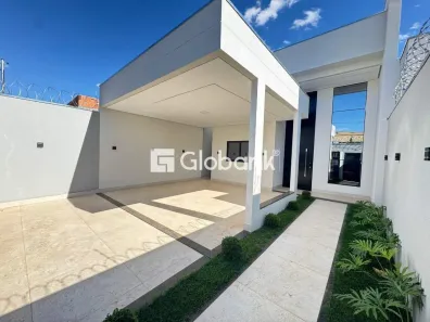Casa com 3 Quartos à venda, 160m² no Planalto, Montes Claros