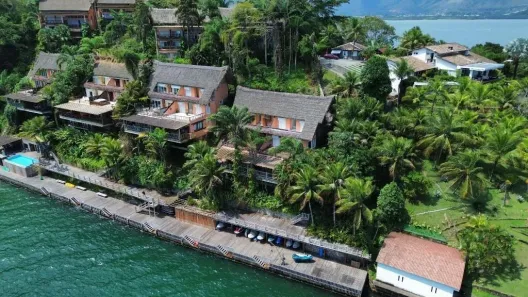 Casa com 4 Quartos à venda, 252m² no Gambôa do Belém (Cunhambebe), Angra dos Reis
