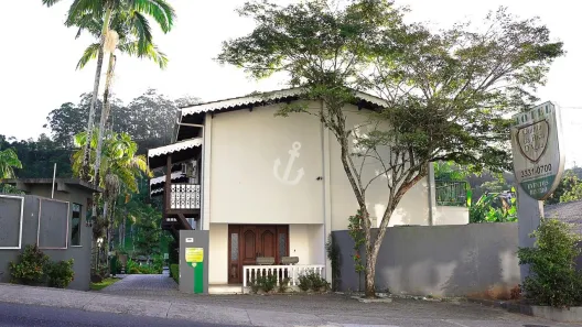 Imóvel Comercial com 7 Quartos para alugar, 318m² no Carvoeira, Florianópolis