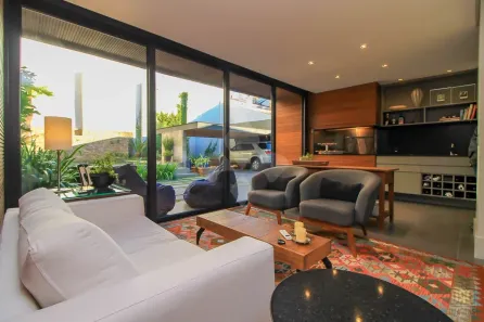 Casa com 3 Quartos à venda, 400m² no Três Figueiras, Porto Alegre