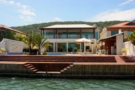 Casa de Condomínio com 5 Quartos à venda, 389m² no Gamboa, Cabo Frio