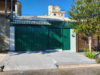 Casa com 3 Quartos para venda ou aluguel, 180m² no Santa Mônica, Belo Horizonte