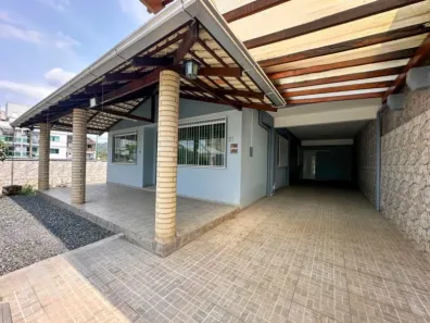 Casa com 5 Quartos à venda, 232m² no Água Verde, Blumenau