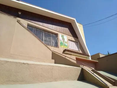 Casa com 3 Quartos para alugar, 311m² no Jardim Martinelli (Sousas), Campinas