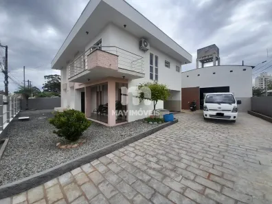 Casa com 5 Quartos à venda, 290m² no São João, Itajaí