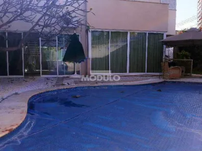 Casa com 4 Quartos para alugar, 370m² no Tabajaras, Uberlândia