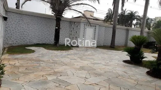 Prédio Comercial com 5 Quartos para alugar, 400m² no Cidade Jardim, Uberlândia