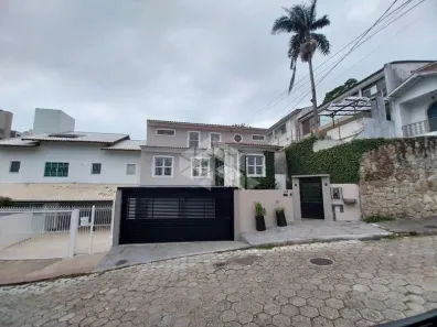 Casa com 3 Quartos para alugar, 272m² no Agronômica, Florianópolis