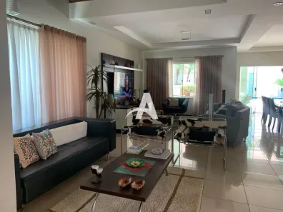 Casa de Condomínio com 4 Quartos para alugar, 360m² no Morada da Colina, Uberlândia