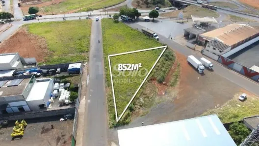 Lote/Terreno à venda, 852m² no Segismundo Pereira, Uberlândia
