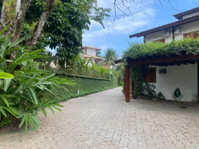 Casa de Condomínio com 4 Quartos para venda ou aluguel, 250m² no Camburi, São Sebastião