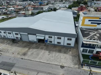 Galpão/Depósito/Armazém para alugar, 2425m² no Flor de Nápolis, São José
