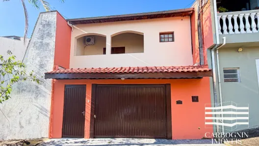 Sobrado com 3 Quartos à venda, 210m² no Borda da Mata, Caçapava