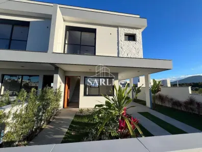 Sobrado com 3 Quartos à venda, 134m² no Forquilhas, São José