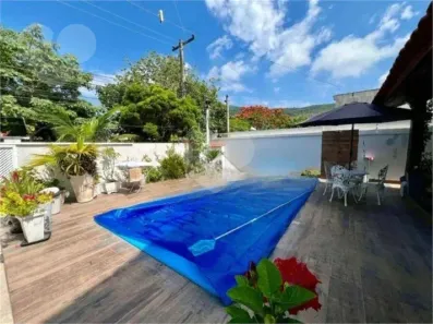 Casa com 7 Quartos à venda, 300m² no Piratininga, Niterói