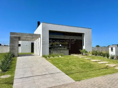 Casa de Condomínio com 4 Quartos à venda, 168m² no , Capão da Canoa