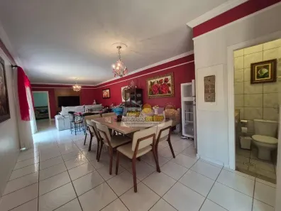 Casa com 3 Quartos à venda, 248m² no Olinda, Uberaba