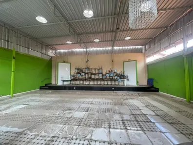 Galpão/Depósito/Armazém com 2 Quartos para alugar, 360m² no Jardim Guanabara, Belo Horizonte