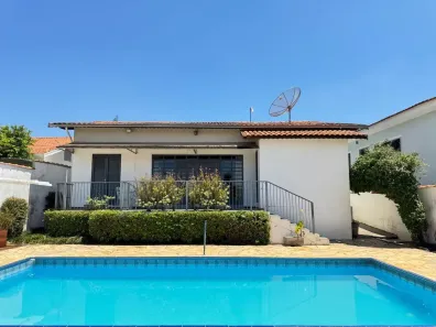 Casa com 4 Quartos à venda, 145m² no Centro, Águas de São Pedro