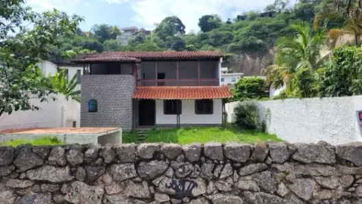 Casa com 5 Quartos à venda, 229m² no Piratininga, Niterói