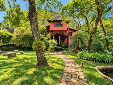 Casa de Condomínio com 4 Quartos à venda, 340m² no Pedro do Rio, Petrópolis