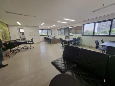 Sala Comercial à venda, 80m² no Vila Olímpia, São Paulo