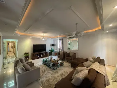 Casa com 3 Quartos à venda, 244m² no Polo Centro, Foz do Iguaçu