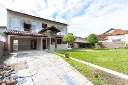 Casa com 4 Quartos para alugar, 257m² no Guarujá, Porto Alegre